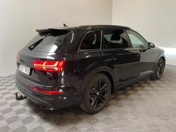AUDI Q7 3.0 TDI quattro S-Line AHK-Virt.Co.-Black.