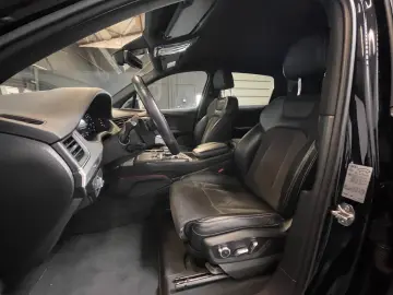 AUDI Q7 3.0 TDI quattro S-Line AHK-Virt.Co.-Black.