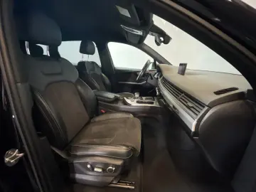 AUDI Q7 3.0 TDI quattro S-Line AHK-Virt.Co.-Black.