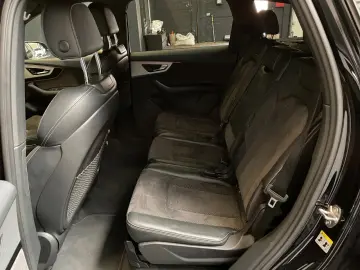 AUDI Q7 3.0 TDI quattro S-Line AHK-Virt.Co.-Black.
