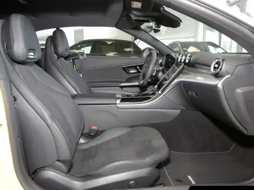 MERCEDES-BENZ CLE 200 Cabrio AMG Line Night 360  Dis…