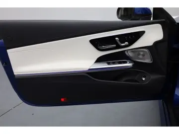 MERCEDES-BENZ CLE 200 Cabrio AMG PremiumPlus Massage…