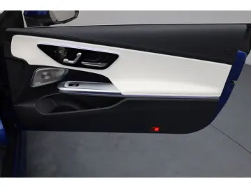 MERCEDES-BENZ CLE 200 Cabrio AMG PremiumPlus Massage…