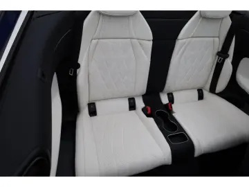 MERCEDES-BENZ CLE 200 Cabrio AMG PremiumPlus Massage…