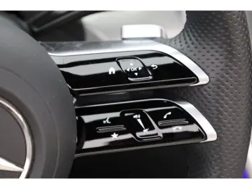 MERCEDES-BENZ CLE 200 Cabrio AMG PremiumPlus Massage…