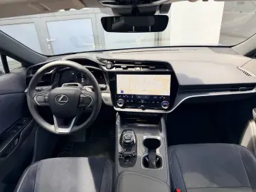 LEXUS RZ450e Luxury  DIRECT4   All-Wetter-Reifen