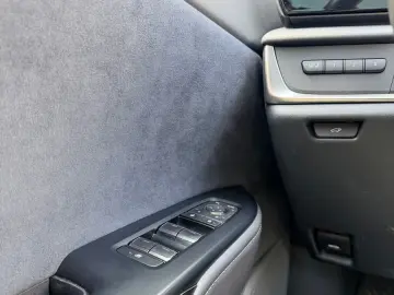LEXUS RZ450e Luxury  DIRECT4   All-Wetter-Reifen