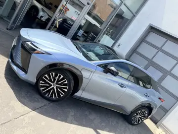 LEXUS RZ450e Luxury  DIRECT4   All-Wetter-Reifen