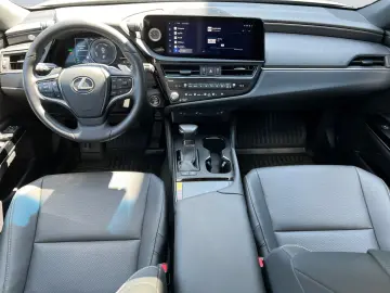 LEXUS ES 300 h Business Line  Bi-LED ACC PDC GSD Navi