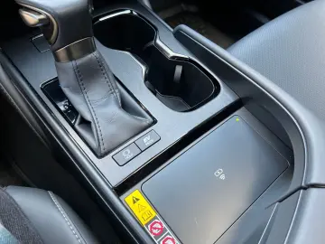 LEXUS ES 300 h Business Line  Bi-LED ACC PDC GSD Navi