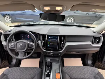 VOLVO XC60 Core AWD Kamera ACC Navi