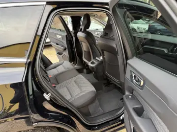 VOLVO XC60 Core AWD Kamera ACC Navi