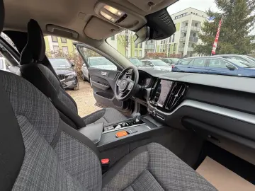 VOLVO XC60 Core AWD Kamera ACC Navi