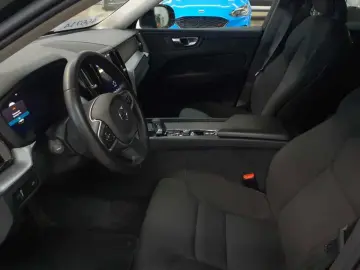 VOLVO XC60 B4 D AWD Geartronic Momentum Pro