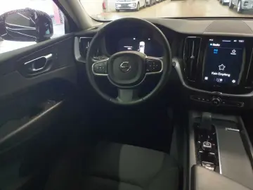 VOLVO XC60 B4 D AWD Geartronic Momentum Pro