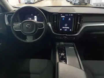 VOLVO XC60 B4 D AWD Geartronic Momentum Pro