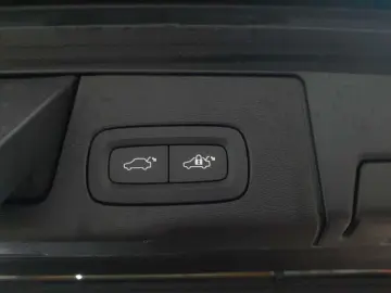 VOLVO XC60 B4 D AWD Geartronic Momentum Pro