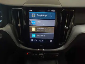 VOLVO XC60 B4 D AWD Geartronic Momentum Pro