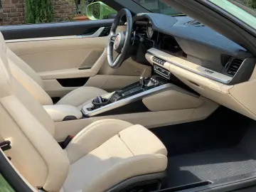 PORSCHE 992 911  4S Cabriolet PTS-OLIVEGRÜN HERITAGE SPO
