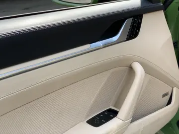 PORSCHE 992 911  4S Cabriolet PTS-OLIVEGRÜN HERITAGE SPO