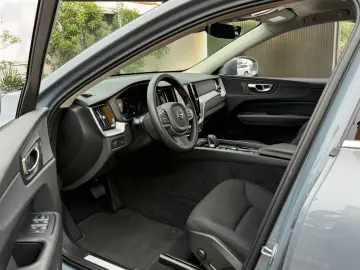 VOLVO XC 60 XC60 Momentum Pro AWD