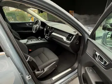 VOLVO XC 60 XC60 Momentum Pro AWD