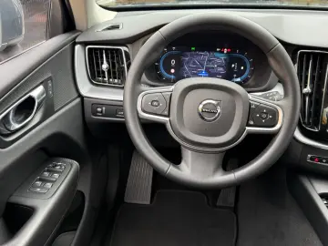 VOLVO XC 60 XC60 Momentum Pro AWD