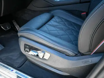 BMW X6 xDrive30d M-SportPRO 22 PANO KomSitz Sitzlüft