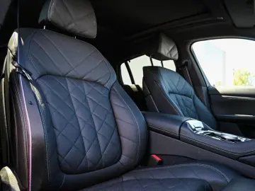 BMW X6 xDrive30d M-SportPRO 22 PANO KomSitz Sitzlüft