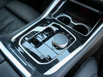 BMW X6 xDrive30d M-SportPRO 22 PANO KomSitz Sitzlüft