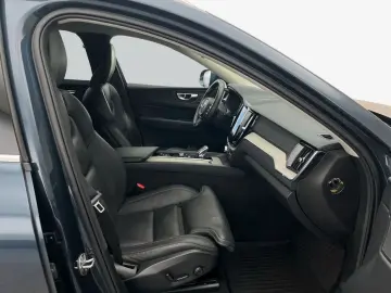 VOLVO XC60 B5 D AWD Geartronic Inscription