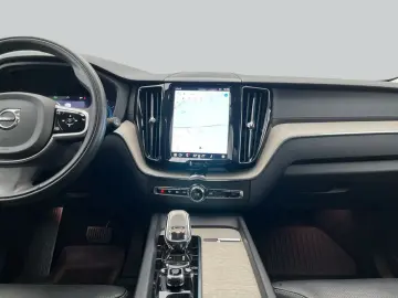 VOLVO XC60 B5 D AWD Geartronic Inscription