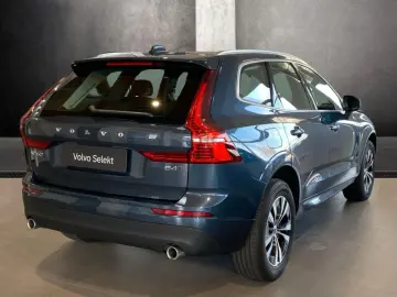 VOLVO XC60 B4 D AWD Momentum Pro Geartronic