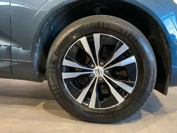 VOLVO XC60 B4 D AWD Momentum Pro Geartronic