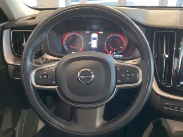 VOLVO XC60 B4 D AWD Momentum Pro Geartronic