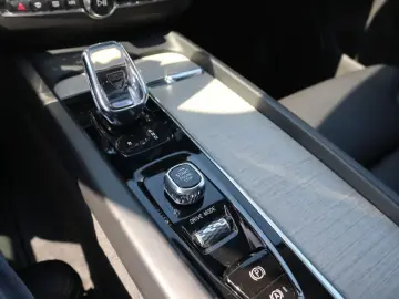 VOLVO XC60 B4 D AWD Geartronic Inscription ACC NAVI PA