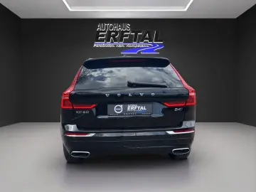 VOLVO XC60 B4 D AWD Inscription StandHZG AHK