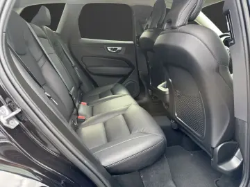 VOLVO XC60 B4 D AWD Inscription StandHZG AHK