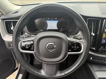 VOLVO XC60 Inscription AWD AHK-klappbar HUD Navi Memo