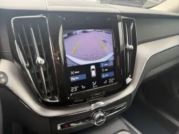 VOLVO XC60 Inscription AWD AHK-klappbar HUD Navi Memo