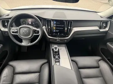 VOLVO XC60 Inscription AWD AHK-klappbar HUD Navi Memo