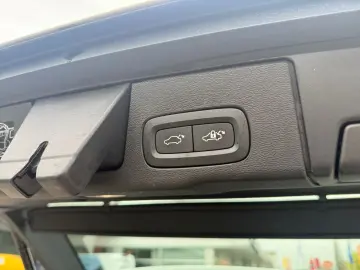 VOLVO XC60 Inscription AWD AHK-klappbar HUD Navi Memo