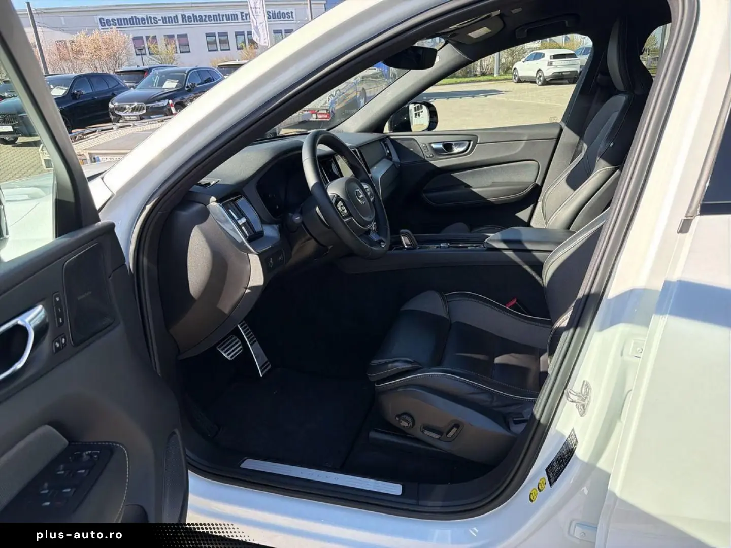 VOLVO XC60 2021 — imagine 11