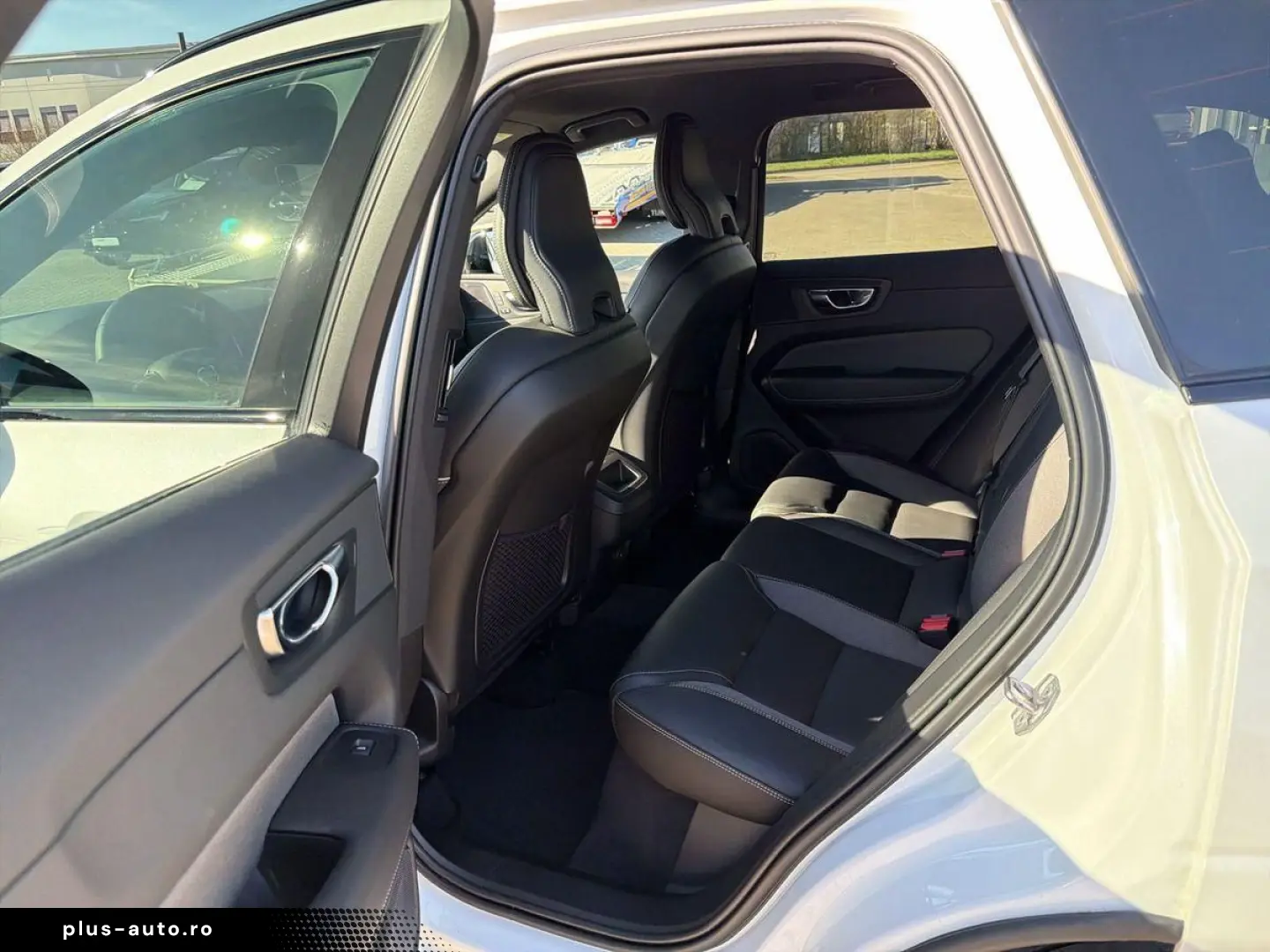 VOLVO XC60 2021 — imagine 15