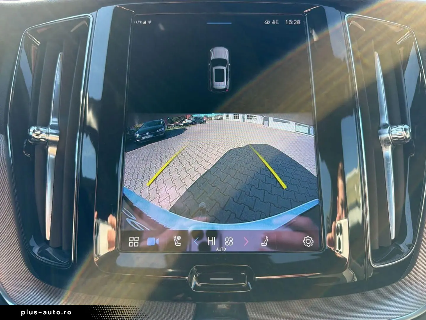 VOLVO XC60 2021 — imagine 18