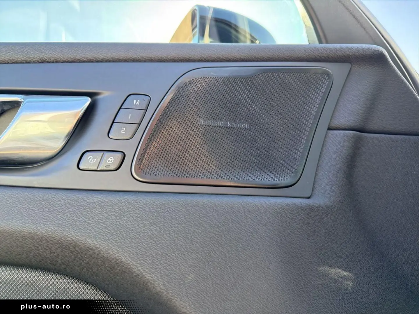 VOLVO XC60 2021 — imagine 20