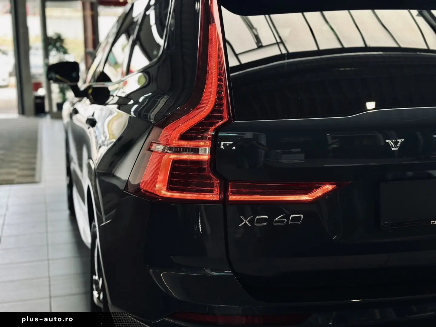 VOLVO XC60 2021 — imagine 10