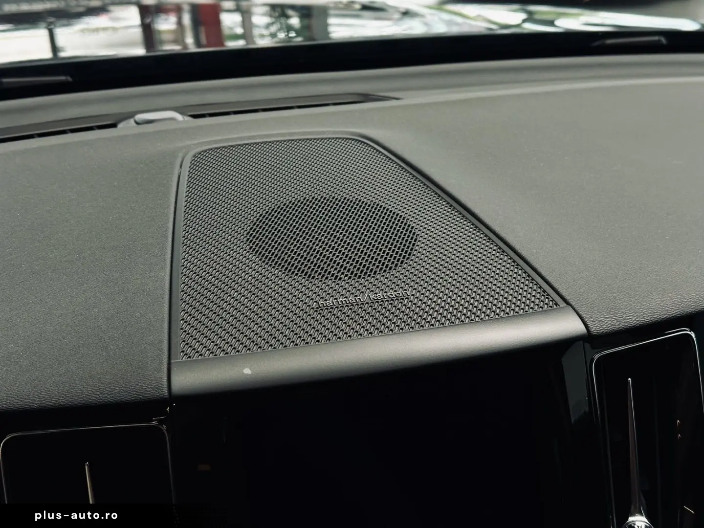 VOLVO XC60 2021 — imagine 20