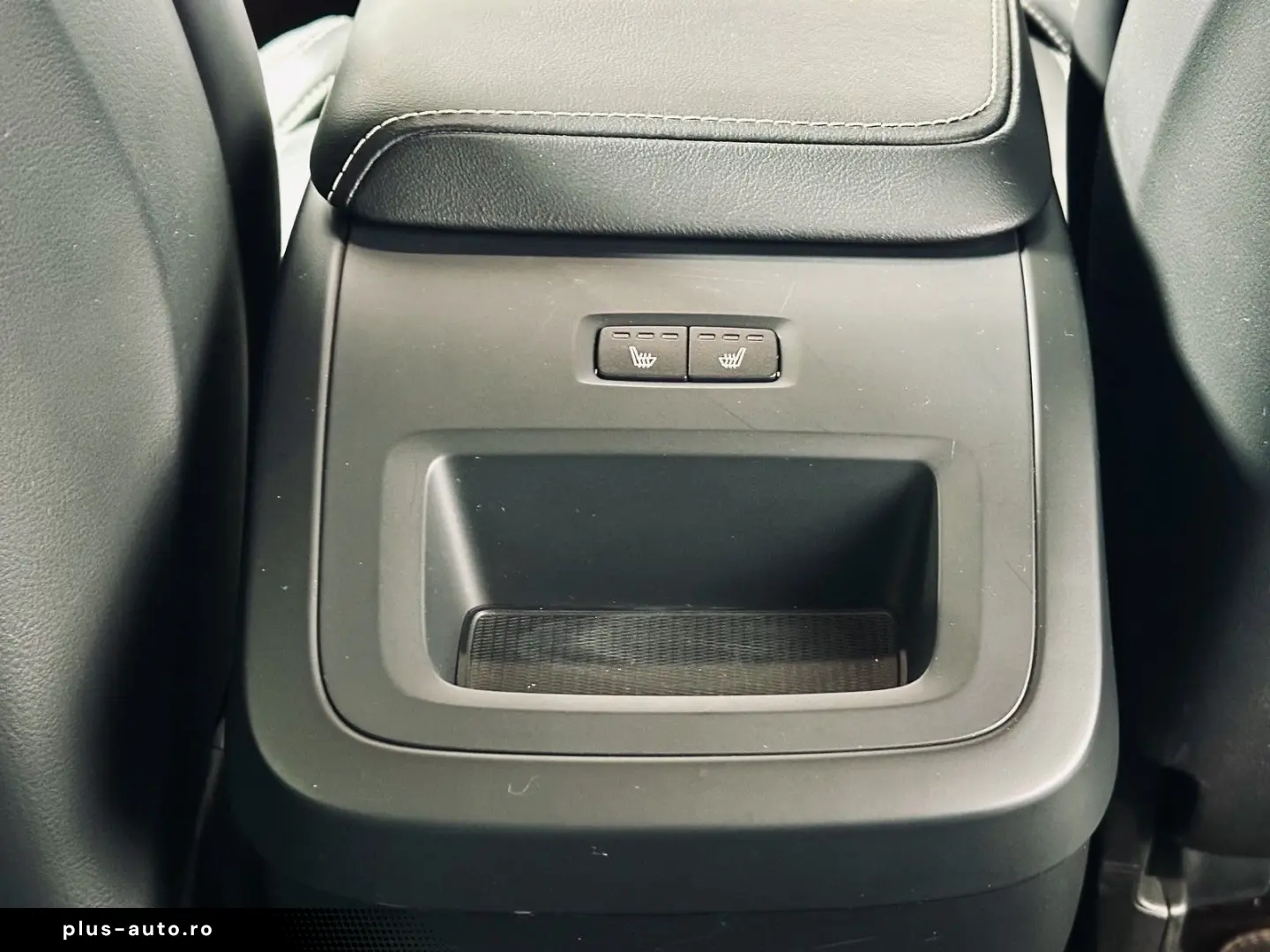 VOLVO XC60 2021 — imagine 31