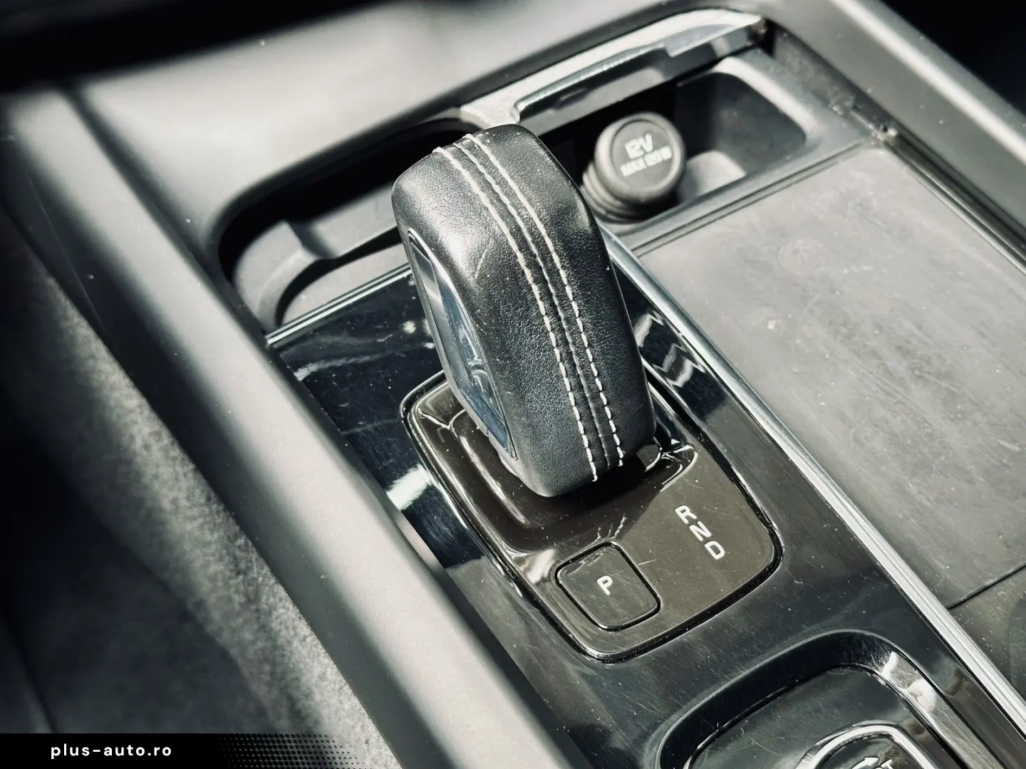 VOLVO XC60 2021 — imagine 35